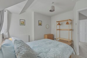 Room - Walk To The Beach With Your Dogs (Brancaster)