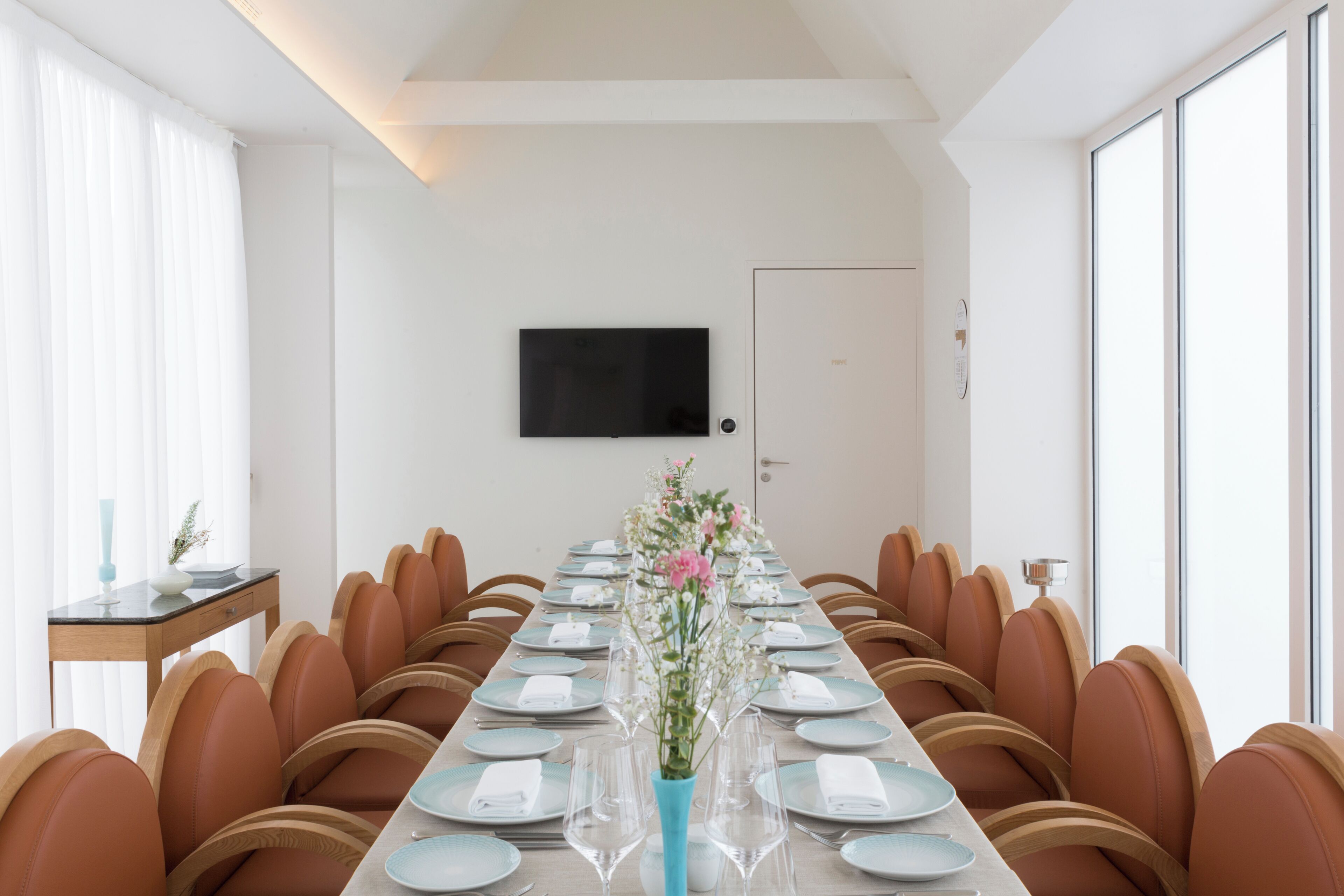 Meeting facility