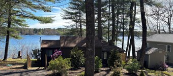 Cozy, Tranquil Lakefront Retreat