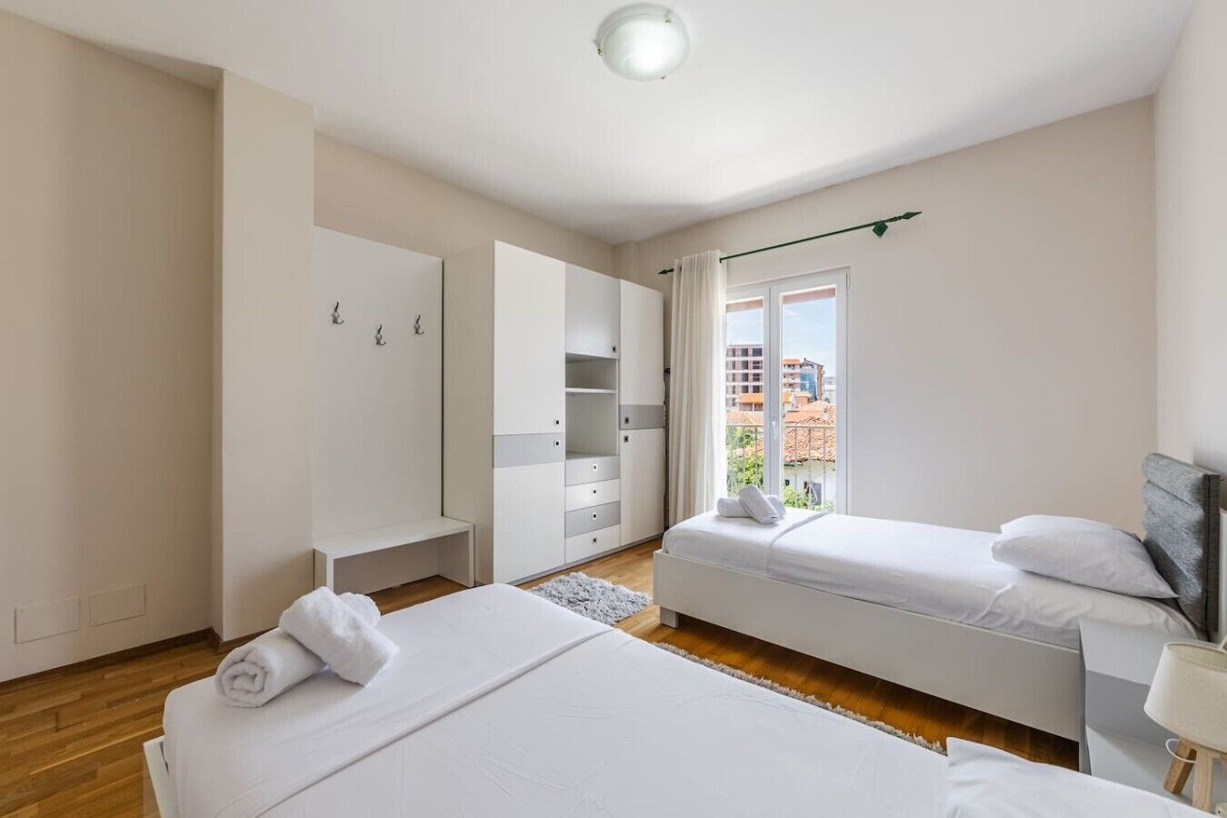 Desk, iron/ironing board, WiFi, bed sheets