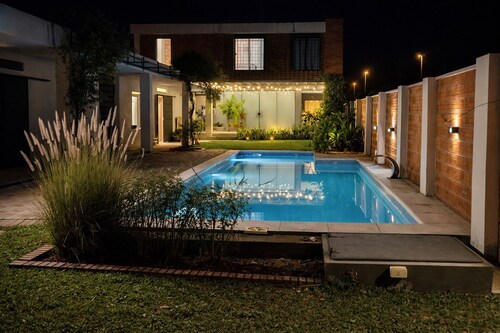 13 Guest House Spacious: Quincho Swimming Pool Games