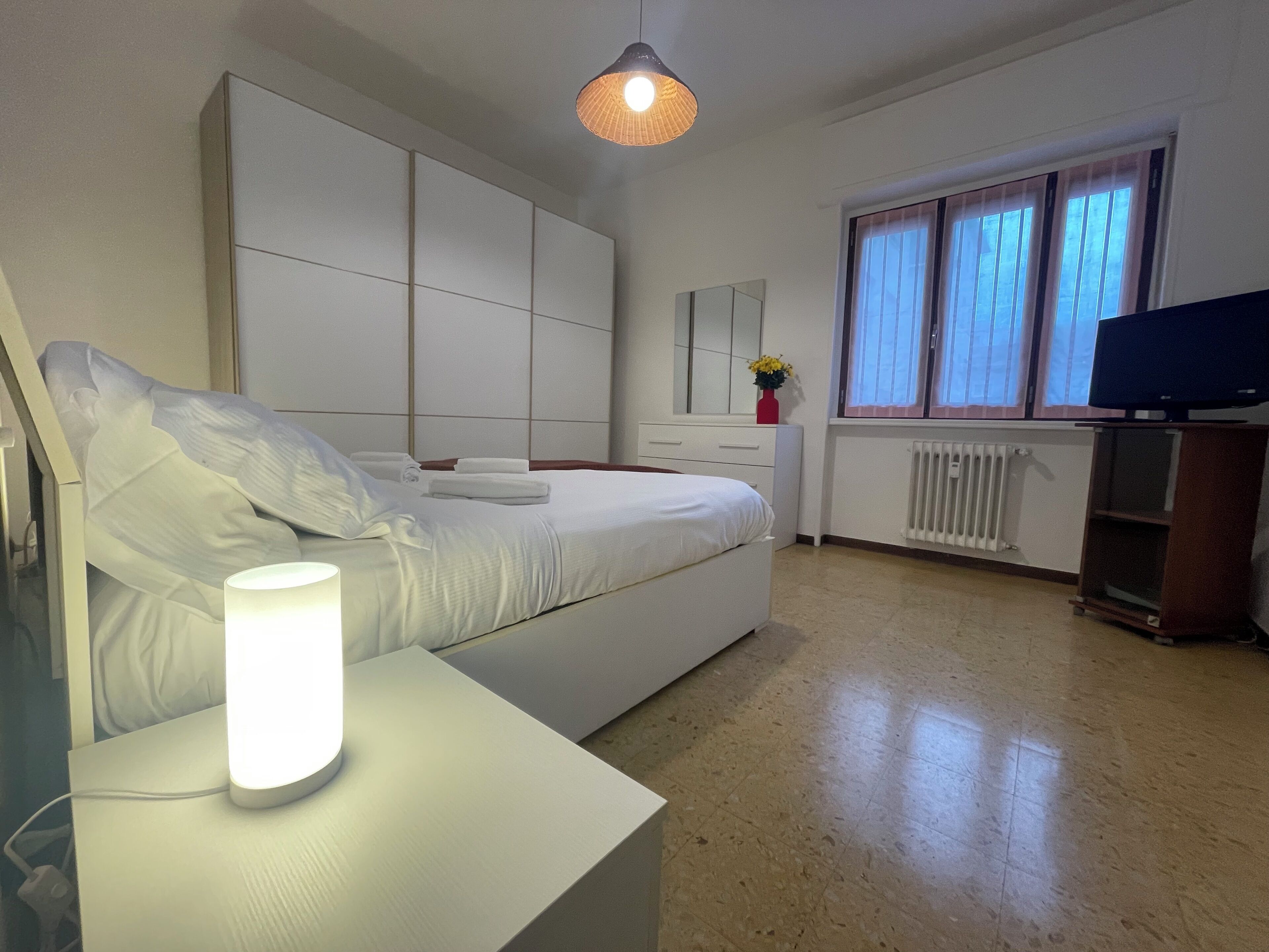 Iron/ironing board, free WiFi, bed sheets