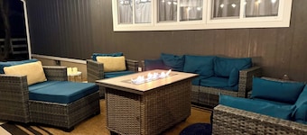 New listing in Manila! Boat parking, Sleeps 8+, 12 min to FG Boat Ramp