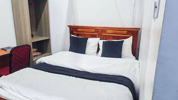 Desk, laptop workspace, iron/ironing board, free WiFi