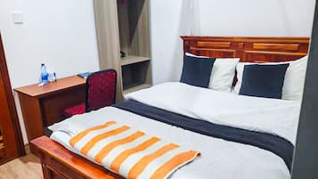 Family Room, Balcony | Desk, laptop workspace, iron/ironing board, free WiFi