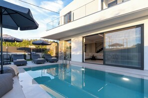 Piscine extérieure