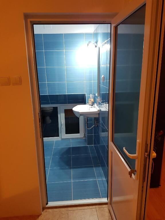 Economy Loft | Bathroom | Shower, soap, toilet paper