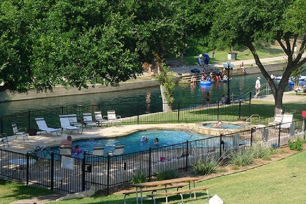 Piscine extérieure