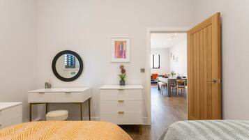 2 bedrooms, desk, iron/ironing board, travel cot