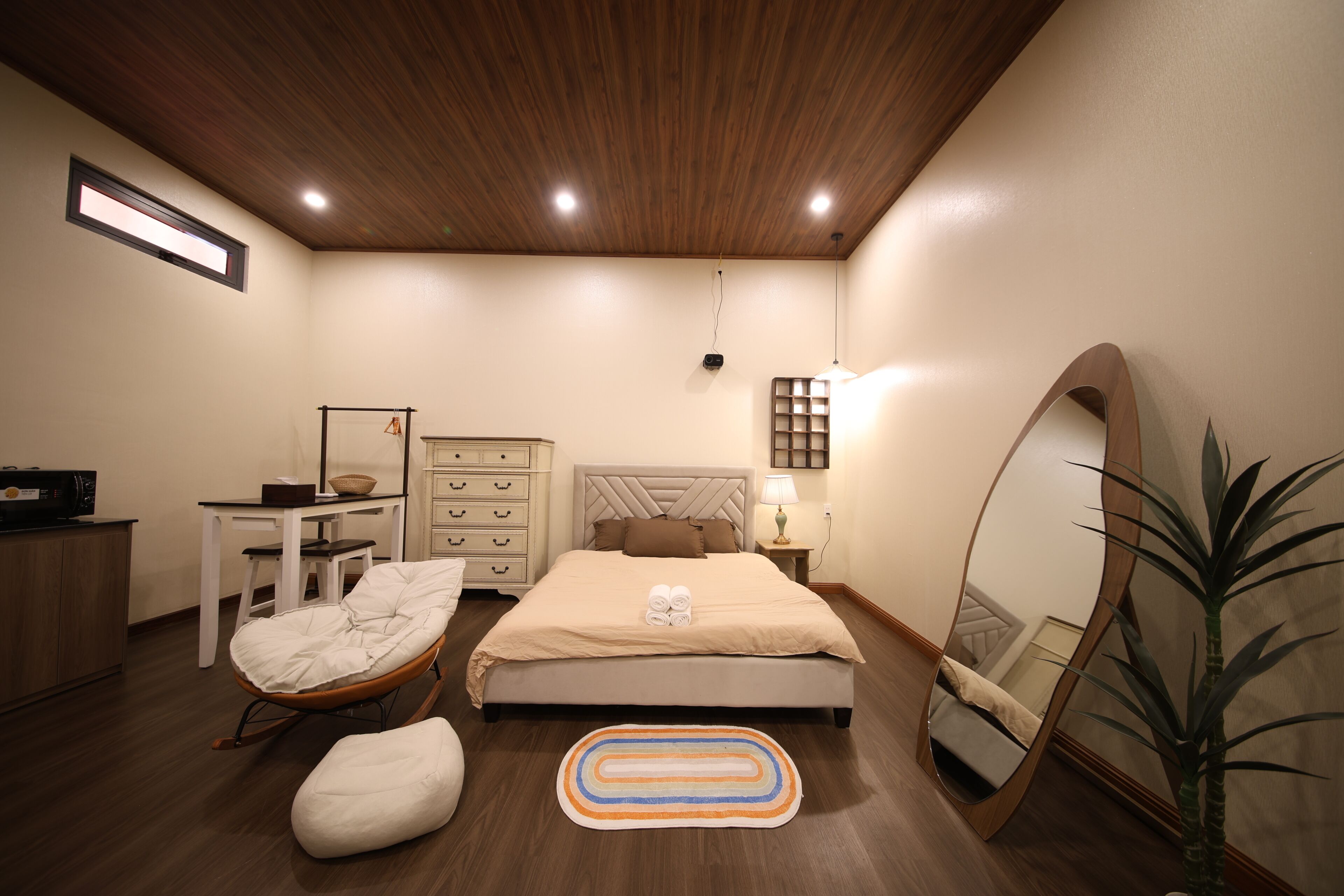 Gallery Apartment | Free WiFi, bed sheets