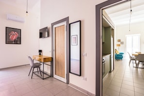 Interior - Urban Retreat 76 (Naples)
