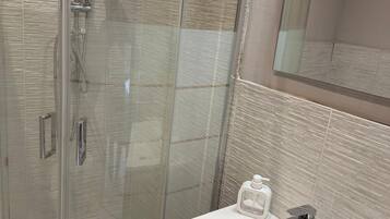 Kamar Double Comfort, pemandangan lembah | Kamar mandi