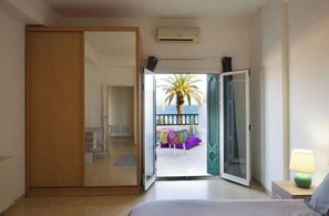 2 bedrooms, iron/ironing board, WiFi, bed sheets - Apartment with Terrace SEA VIEW (Tunis Governorate)