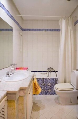 Bathroom - Vrbo Property (Tunis Governorate)