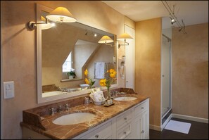 Chambre Deluxe double, salle de bain privée | Salle de bain