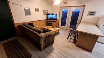 River Roost Vacation Rental | Living area