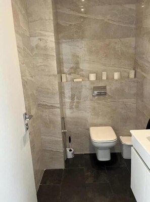 Bathroom - Vrbo Property (Tunis Governorate)