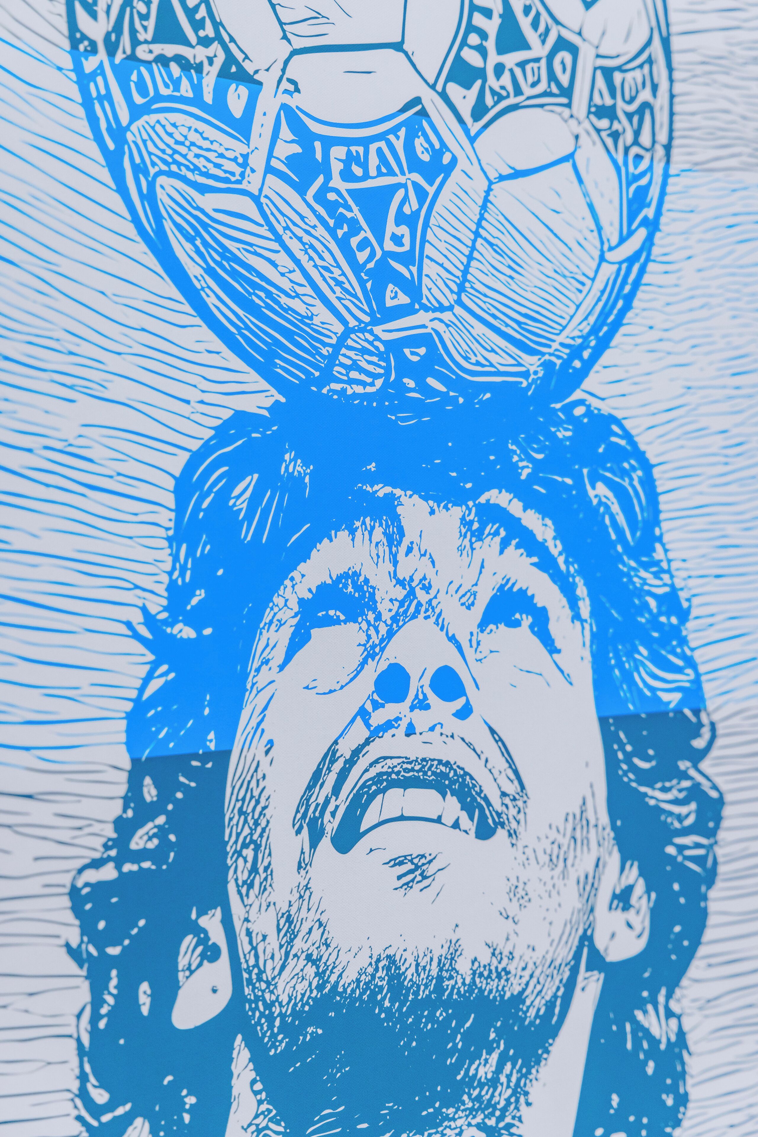 Een gestileerde illustratie van een persoon met een voetbal.