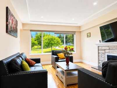 Park View 3BR Home.Covered SunDeck. Near Metrotown