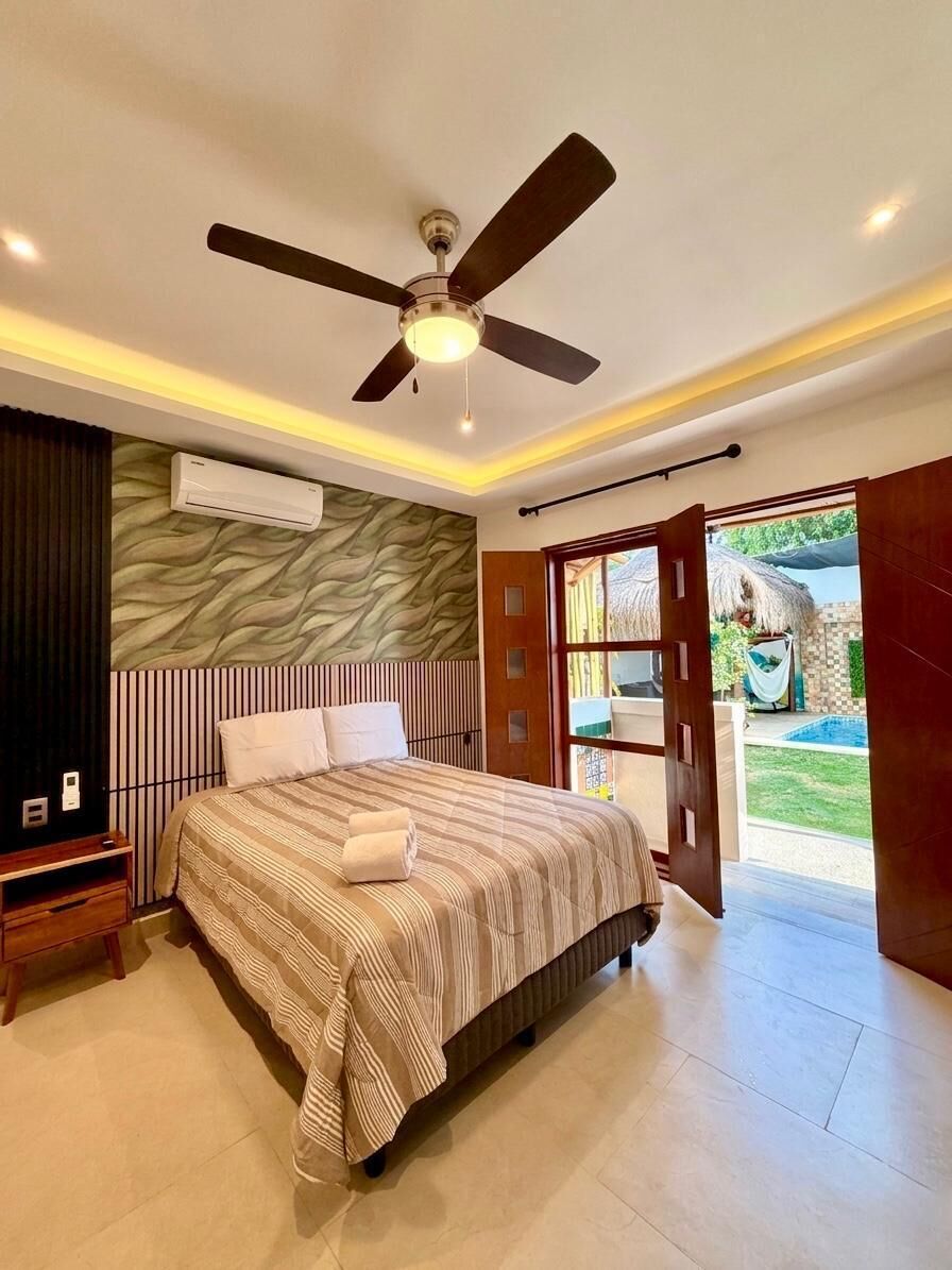 Estudio Confort, vista al patio | Camas con pillow-top, tabla de planchar con plancha y wifi gratis 