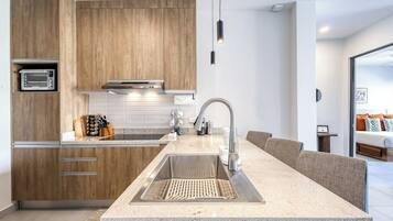 Condo, varias camas, vista al jardín (Casa Tranquila Maralta) | Cocina privada