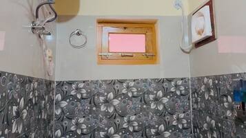 Luxury Double Room, Mountain View | Bathroom | Free toiletries, towels, soap, shampoo