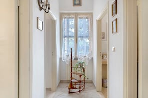 Interior - Casa Ortensia: Country House with Private Terrace, Garden, and Wi-Fi (Spoleto)