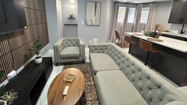 Unclassified image, 1 of 8, button - 3-bedroom apartment in lovely Chicago with AC and comfort (Chicago)