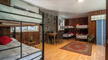 1 Schlafzimmer, Schreibtisch, Internetzugang, Bettwäsche