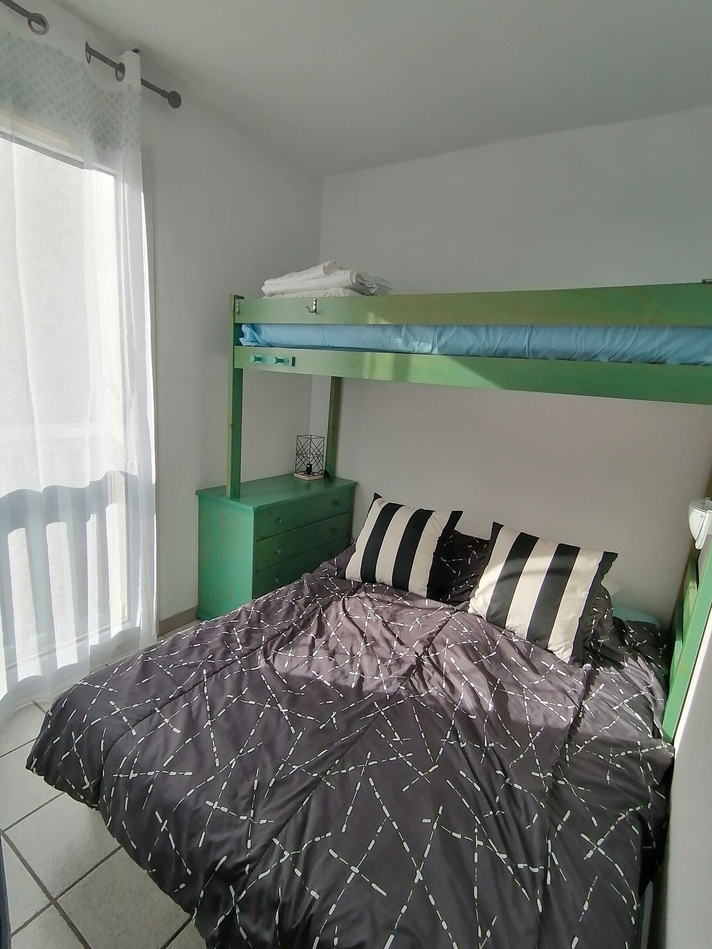 Iron/ironing board