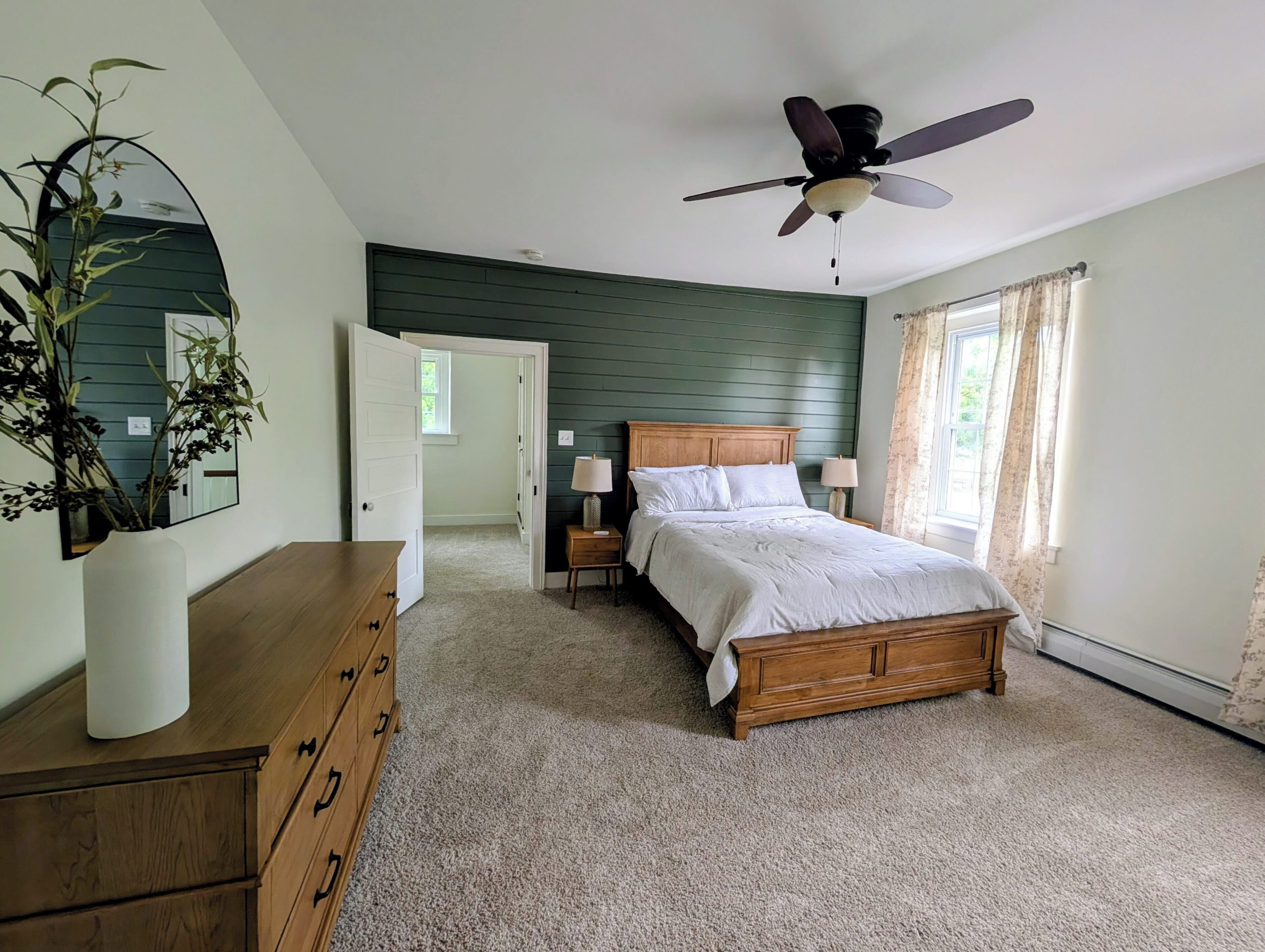 3 bedrooms, iron/ironing board, Internet, bed sheets