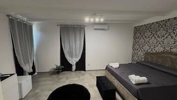 WiFi, bed sheets