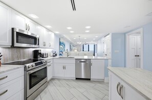 Coffee/tea maker, fridge, microwave, oven - Cloud 19 at South Seas- Marco Island Penthouse Condo (Marco Island)
