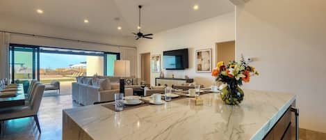 House, Multiple Beds, Ocean View (Casa Vista Diamante) | Dining