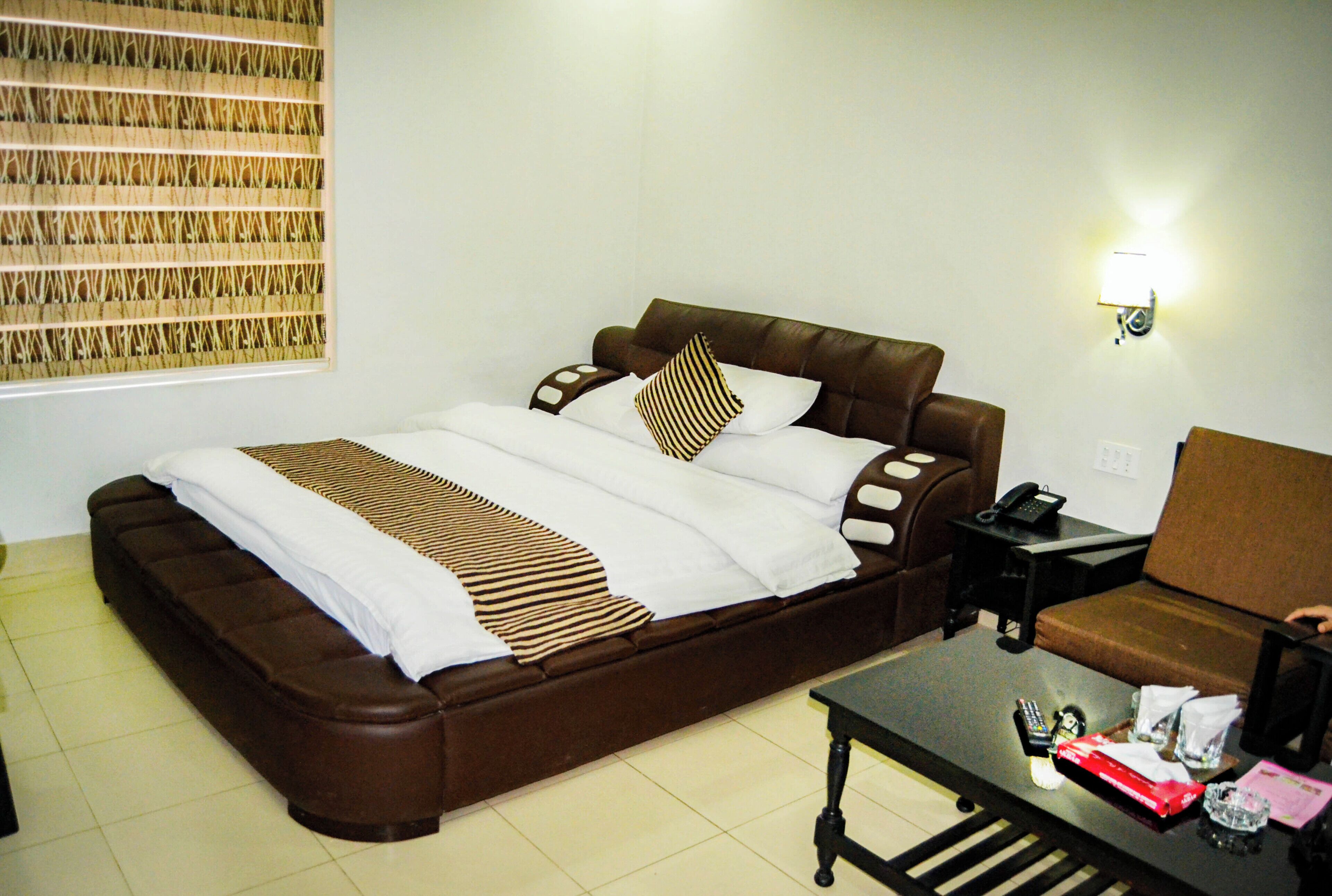 Desk, laptop workspace, free WiFi, wheelchair access