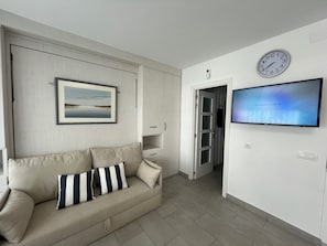 TV - Holiday Center 3302 - Studio Apartment, Sleeps 4 (Roses)