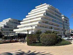 Exterior - Holiday Center 3302 - Studio Apartment, Sleeps 4 (Roses)
