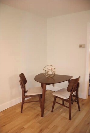 Dining - Perfect 1-bedroom apartment with AC in beautiful Dallas (Dallas)