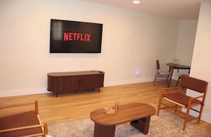 Interior - Perfect 1-bedroom apartment with AC in beautiful Dallas (Dallas)