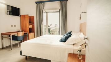 Doppelzimmer, Balkon | Zimmersafe, schallisolierte Zimmer, kostenloses WLAN