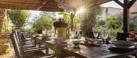 Outdoor dining