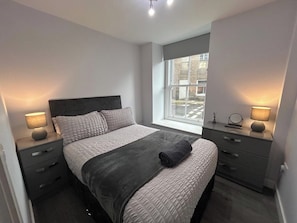 2 chambres, fer et planche à repasser, Wi-Fi gratuit, draps fournis