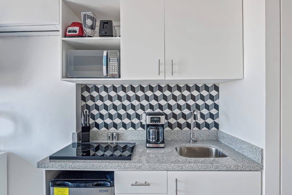 Studio, 1 King-Bett, Balkon, Bergblick (Chloe 508B at Morgan Residences) | Eigene Küche
