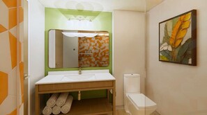 Free toiletries, hair dryer, towels, soap - Green Grove Hotel (Jacksonville)