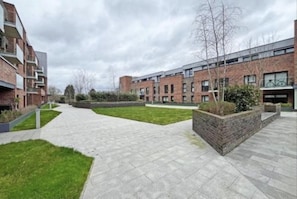 Property grounds - One Double Room in the Apartament (Peterborough)