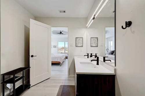 Expansive Marfa Views: 3-Bedroom, 2-Bath Home with spacious patios and views