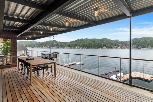 Luxury Lake Retreat • Private Dock, Covered Hot Tub, Views, Kayaks