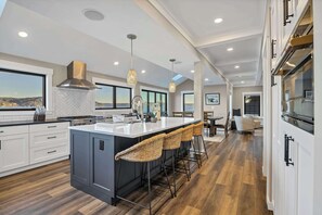 Coffee/tea maker, fridge, microwave, oven - Waterfront Retreat - Hot Tub, Fireplace, Pier (hoodsport)