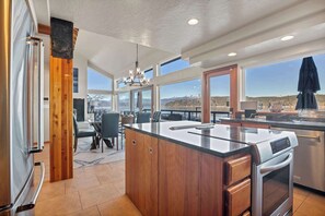 Fridge, microwave, oven, stovetop - Hood Canal Waterfront - Dock, Hot Tub, BBQ, Games (Union)