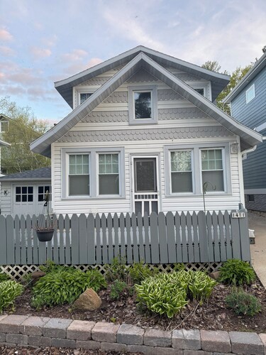 3-bedroom house in coveted Assembly Park, Delavan Wi.  Perfect relaxing getaway.